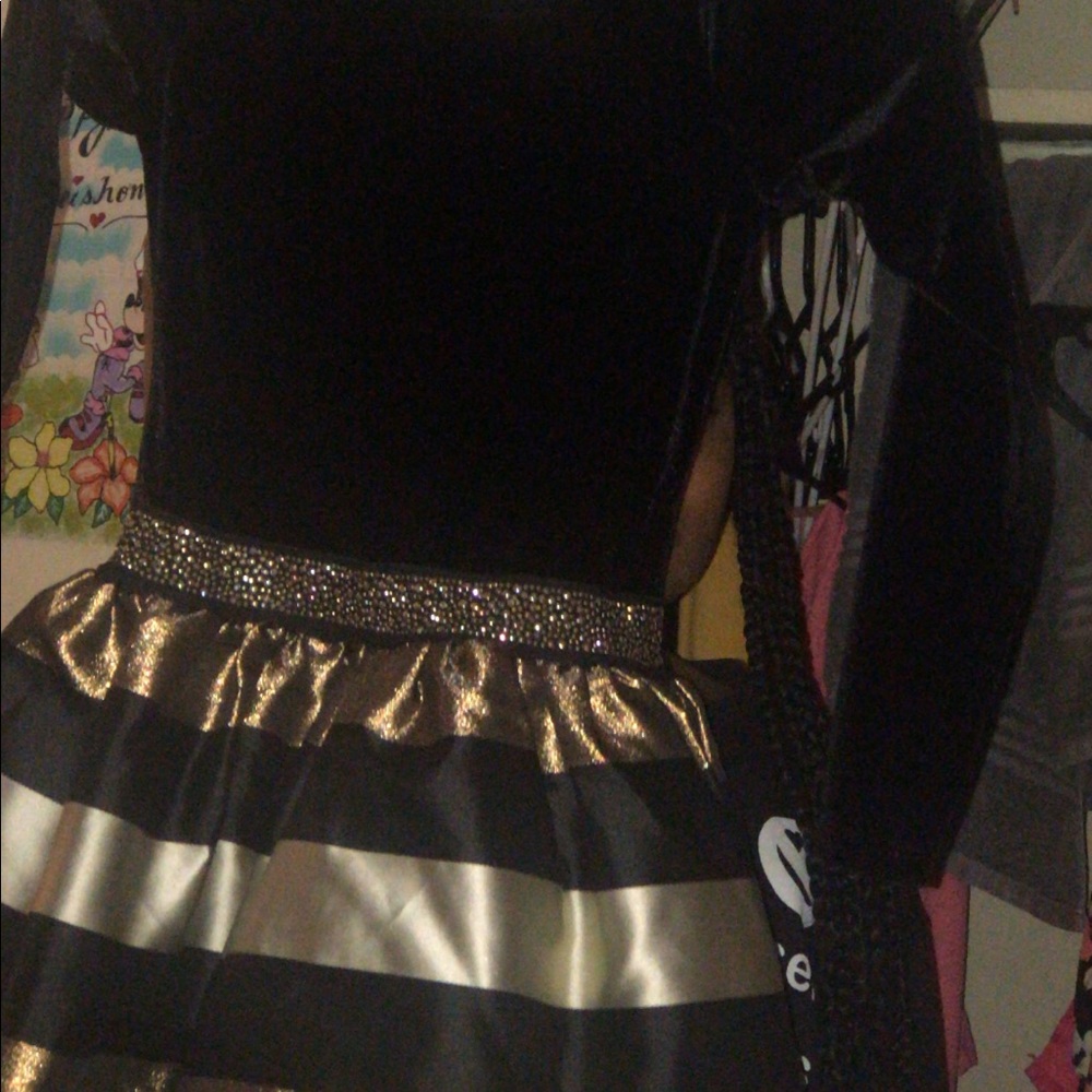 Size 7  dress for a little girl